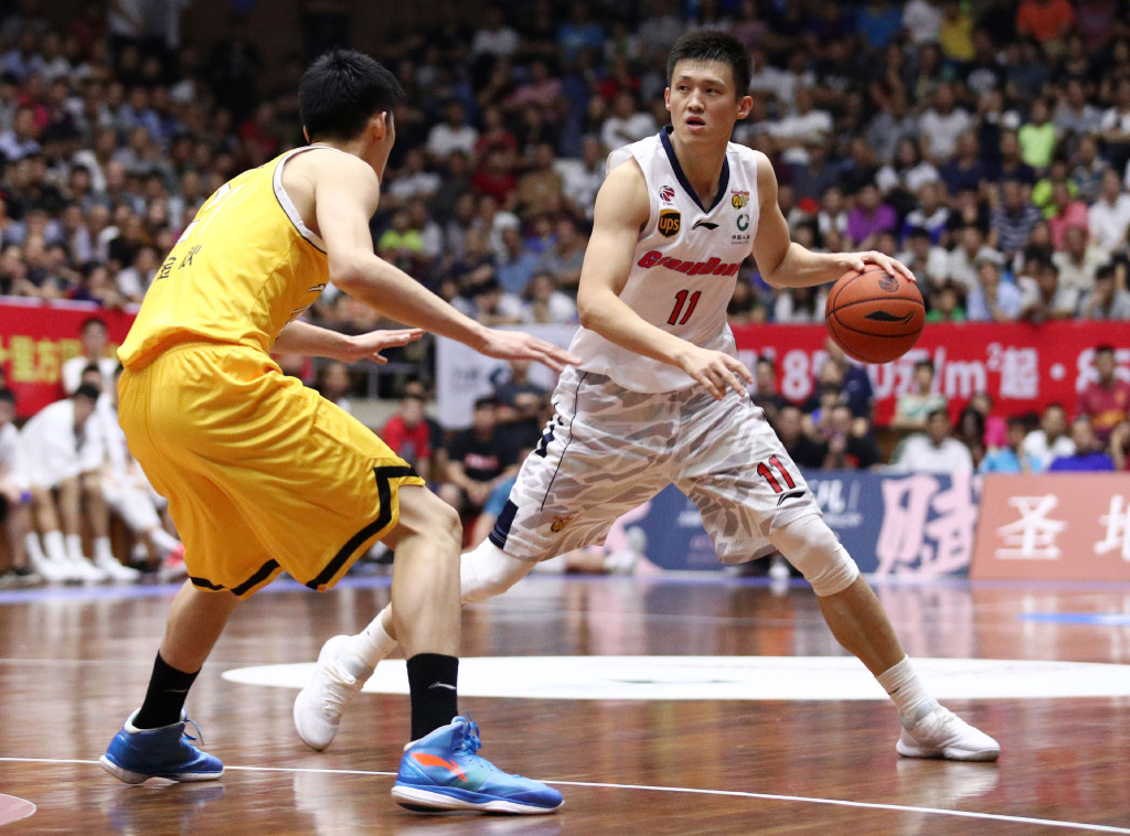 包含加时末段突围战来临，广东宏远围绕欧超杯队长鼓劲，震撼外界，赛季目标并未改变的词条