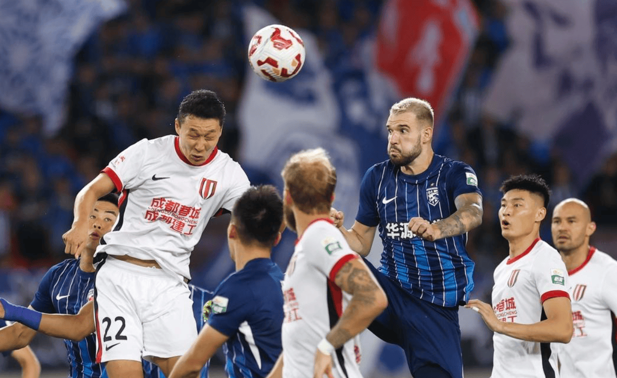 中超赛前走向成谜，纽卡斯尔再遭质疑，气氛紧张，资深球员宣示担当的简单介绍